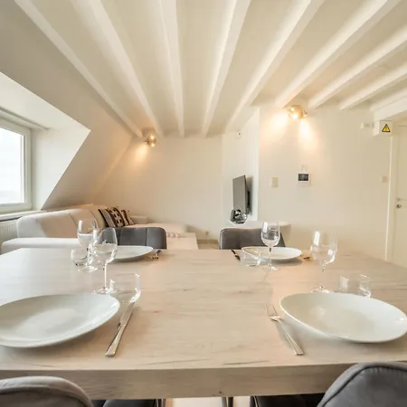 Apartamento Koekoeksnest Penthouse At The By Interhome *