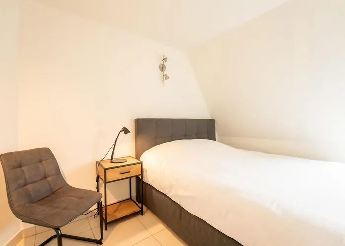 Koekoeksnest Penthouse At The By Interhome アパート